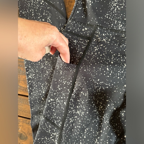 ZYIA Active Women's Black Reflective Pockets Tight Hi-Rise Leggings Size 4 - Picture 3 of 8